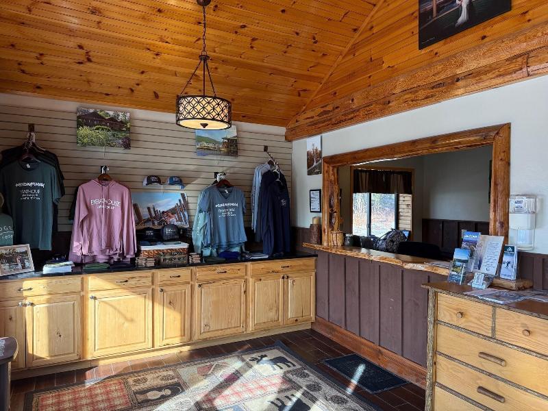 The Lodges At Cresthaven image
