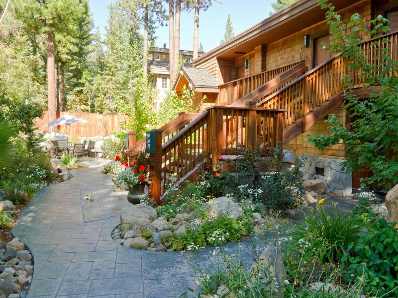 North Lake Lodges image