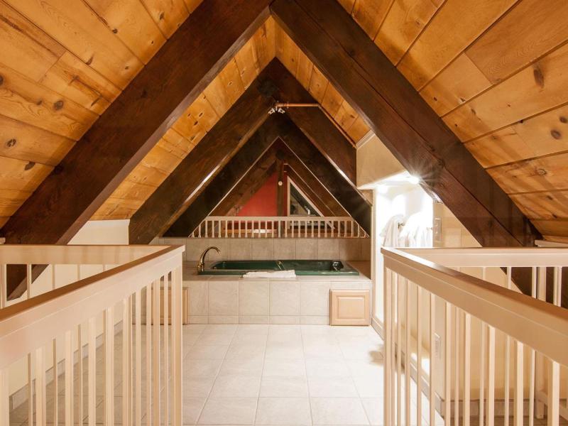 North Lake Lodges image