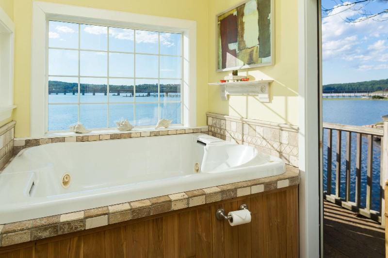 Sheepscot Harbour Village & Resort image