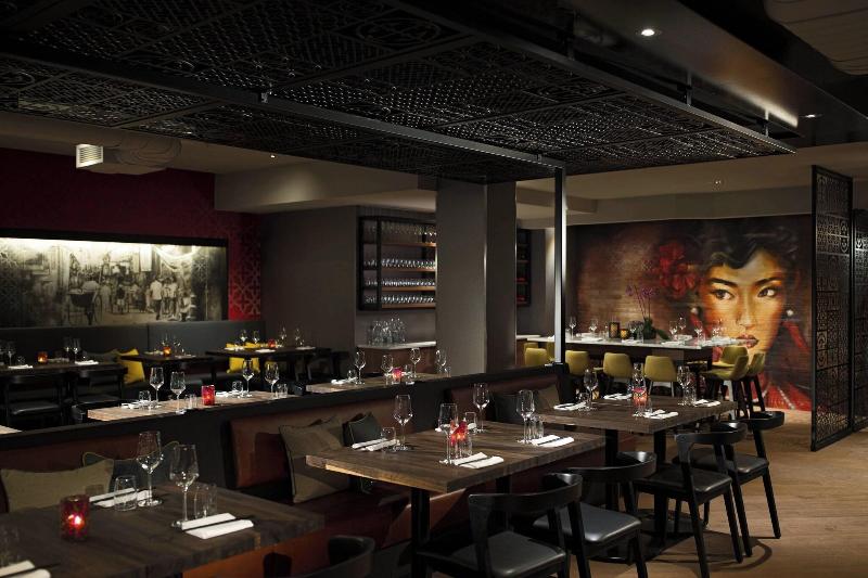 Stay in style at Renaissance Montreal Downtown Hotel