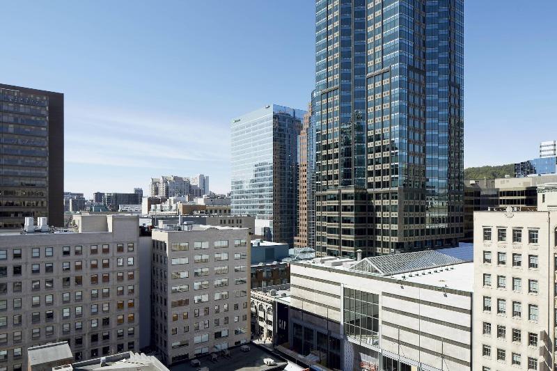 Stay in style at Renaissance Montreal Downtown Hotel