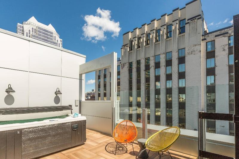 Stay in style at Renaissance Montreal Downtown Hotel