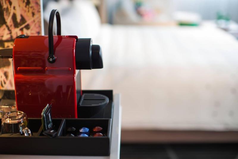 Stay in style at Renaissance Montreal Downtown Hotel