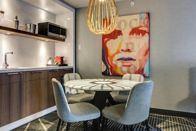Stay in style at Renaissance Montreal Downtown Hotel