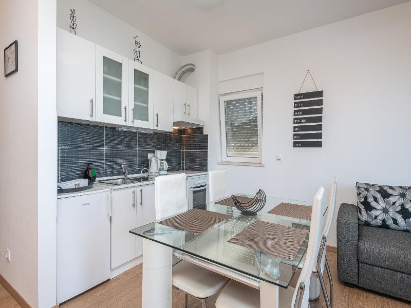Apartments Didan image