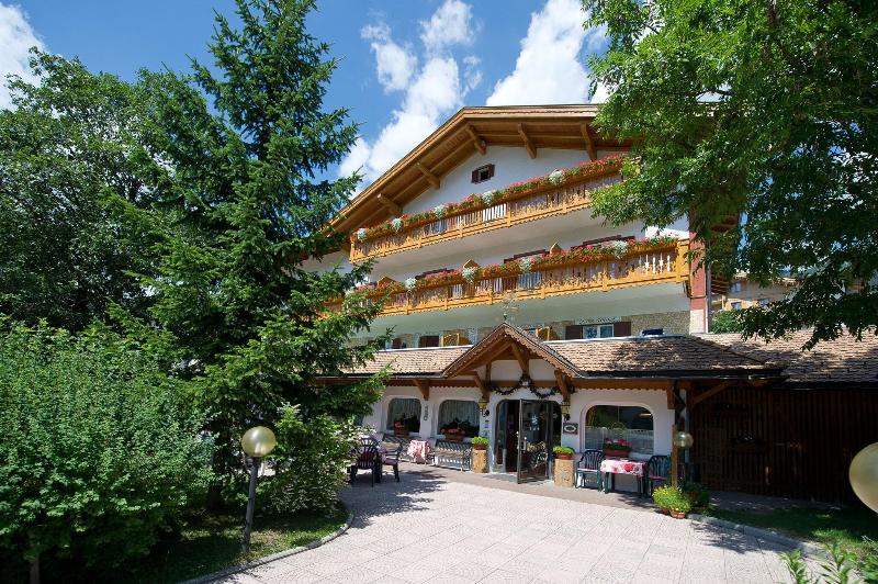 HOTEL CRISTALLO image