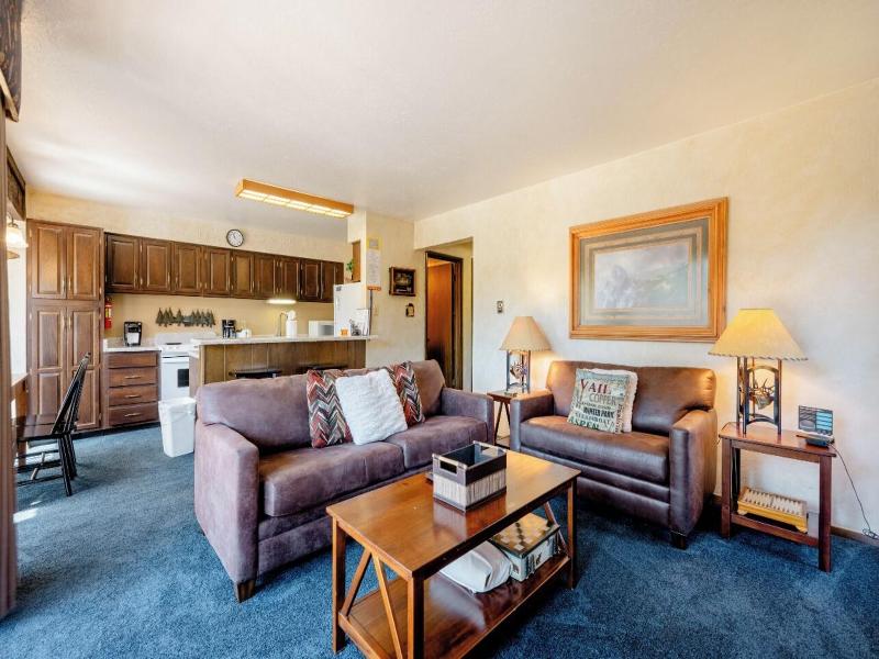 Four Oclock Lodge  image