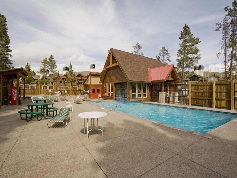 Four Oclock Lodge  image