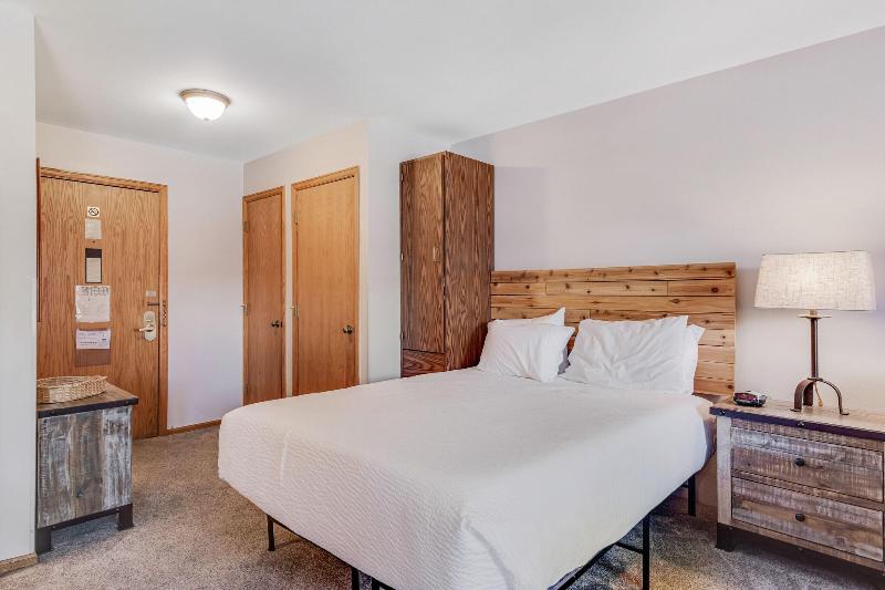 River Mountain Lodge  image