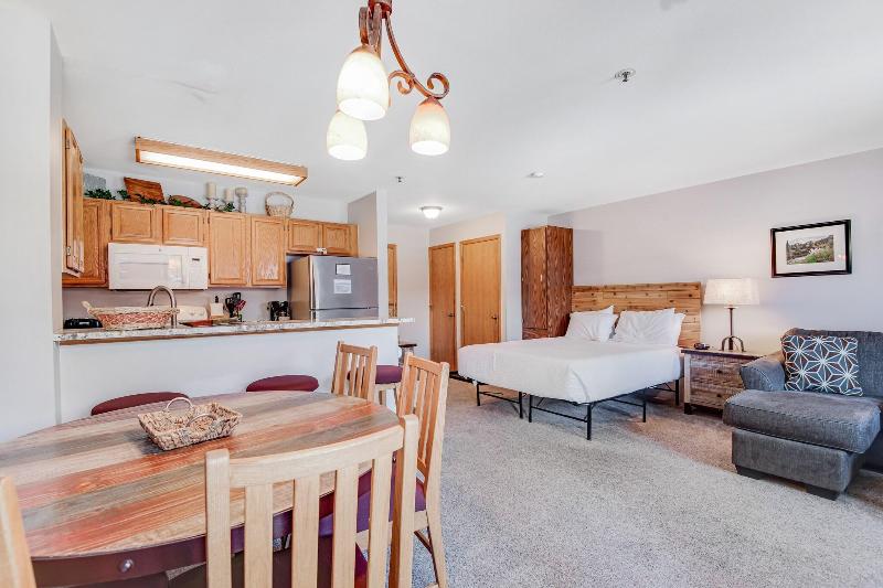 River Mountain Lodge  image