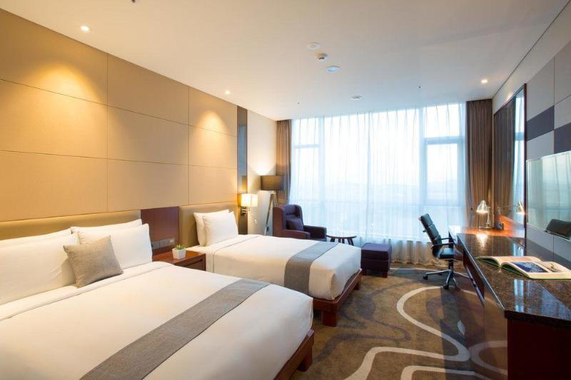 I Square Hotel image