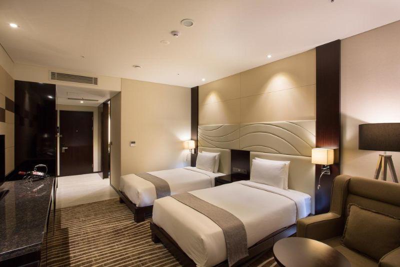 I Square Hotel image