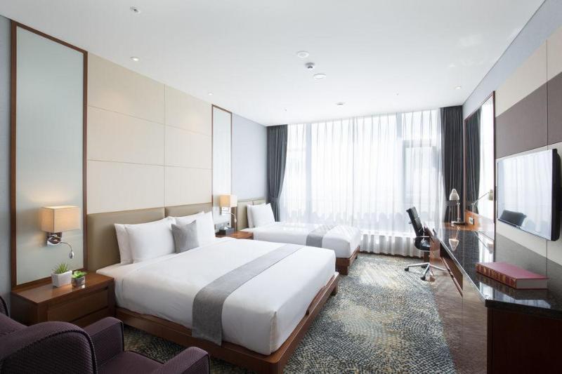 I Square Hotel image