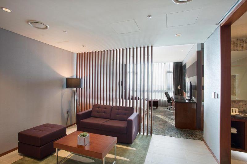 I Square Hotel image