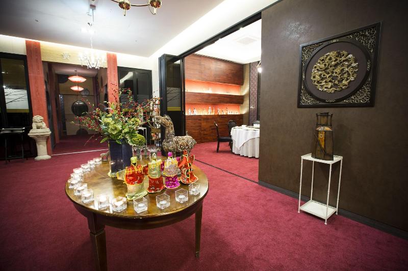 I Square Hotel image