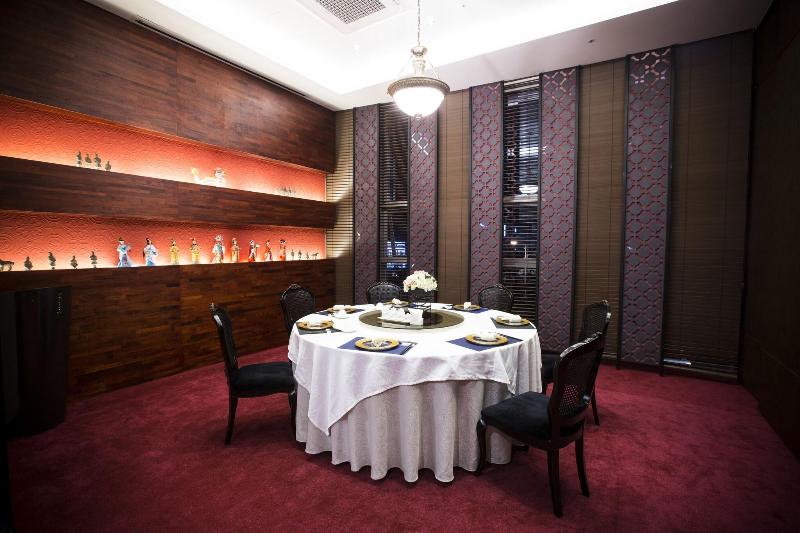 I Square Hotel image