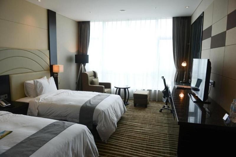 I Square Hotel image