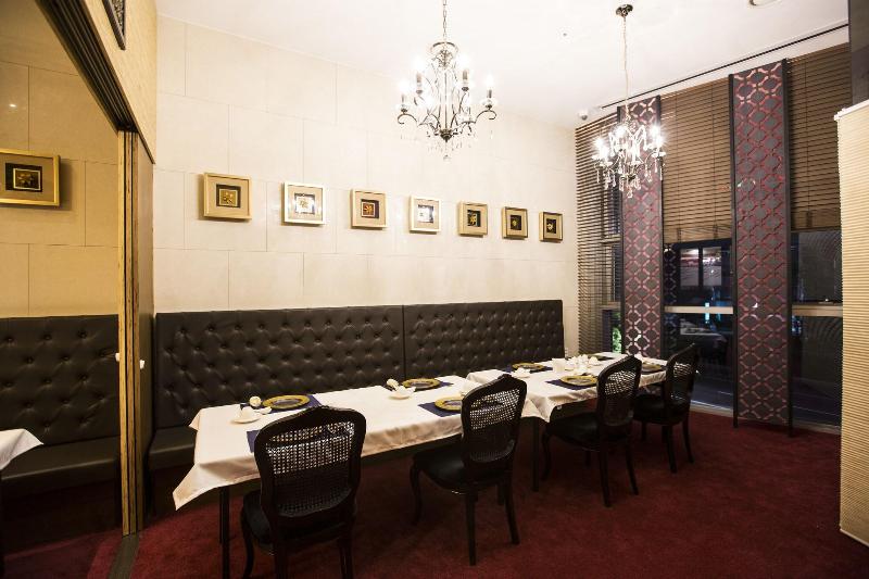 I Square Hotel image