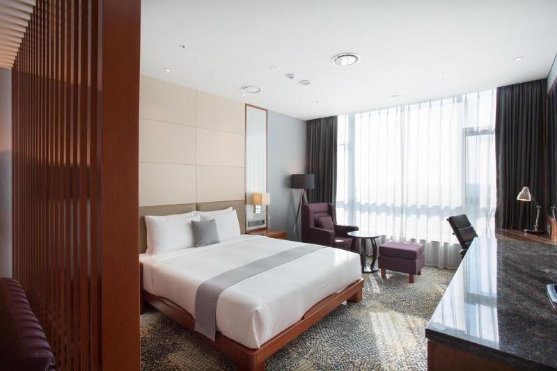 I Square Hotel image