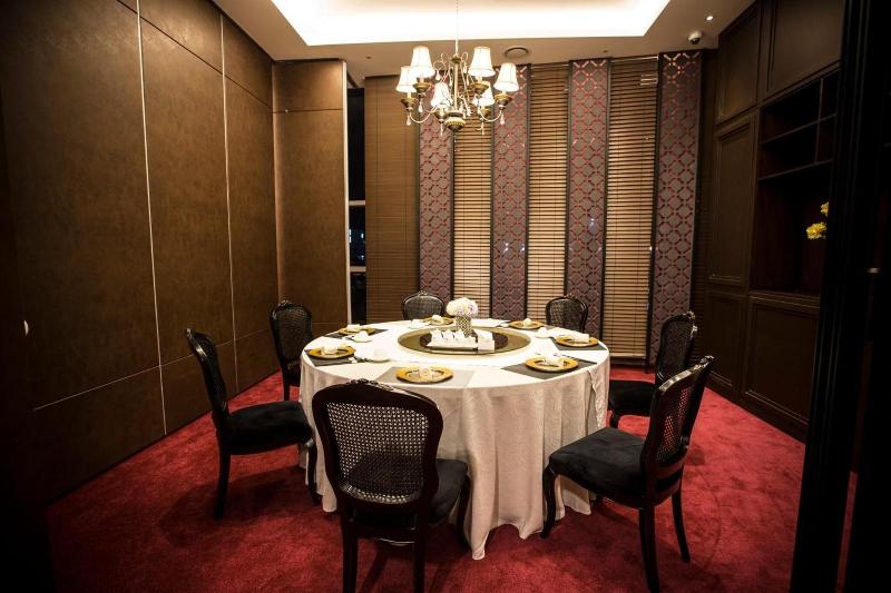 I Square Hotel image