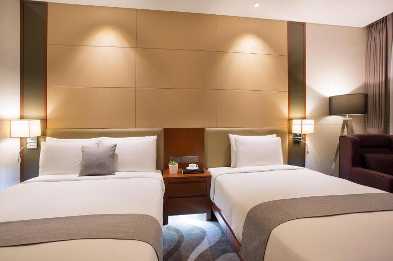 I Square Hotel image