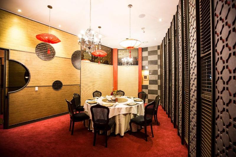 I Square Hotel image