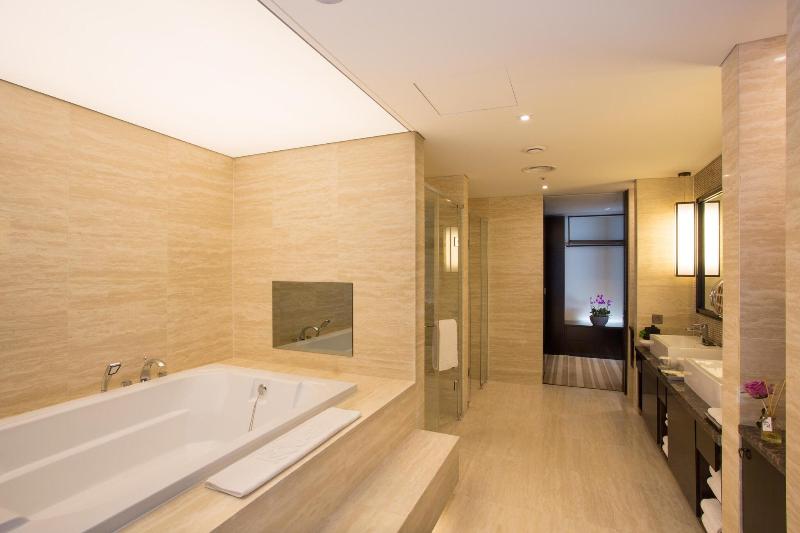 I Square Hotel image