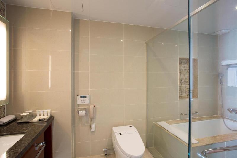 I Square Hotel image