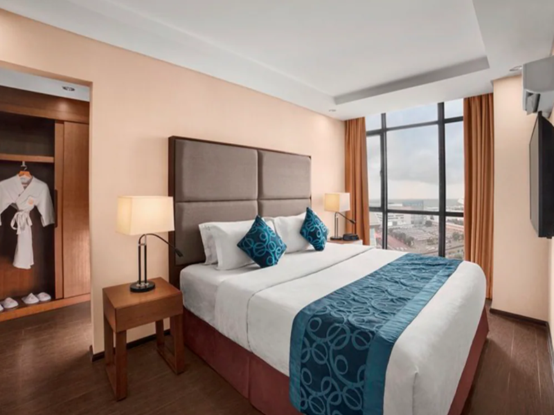 Golden Phoenix Hotel Manila image