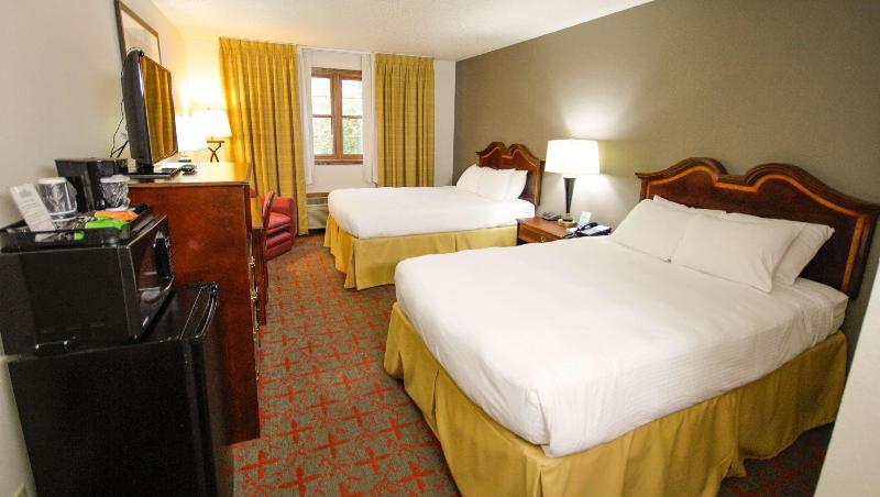 Harbor Winds Hotel Sheboygan image