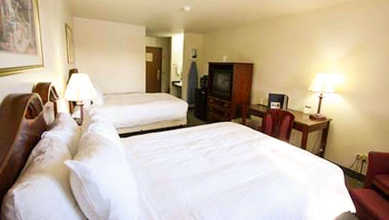 Harbor Winds Hotel Sheboygan image