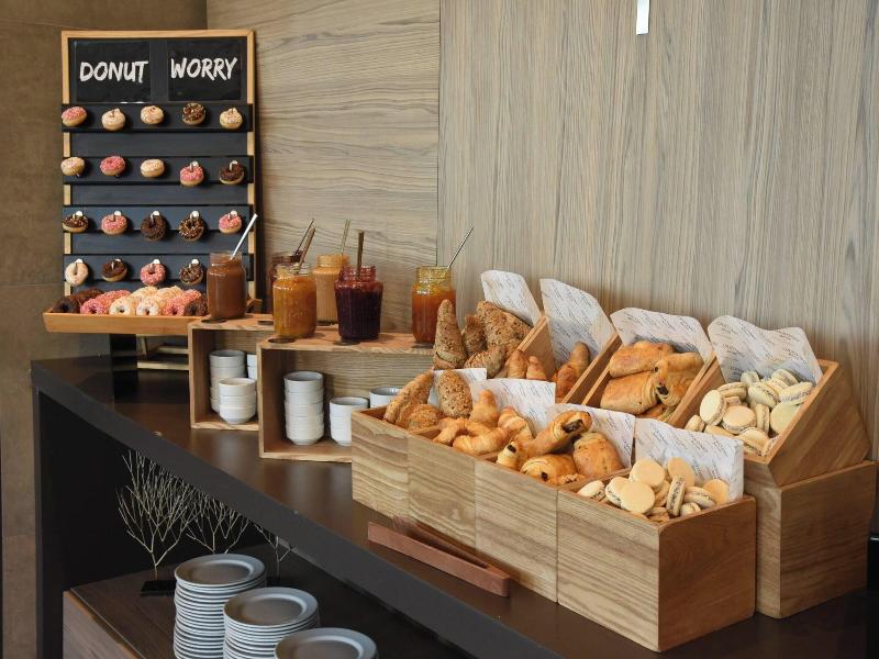 Courtyard by Marriott Santiago Las Condes image