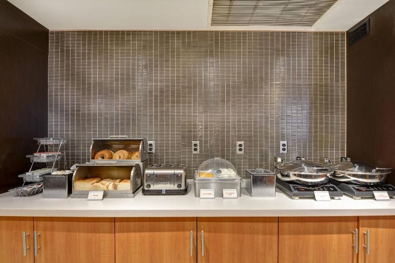 TownePlace Suites Alexandria image