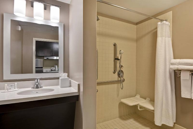 TownePlace Suites Alexandria image