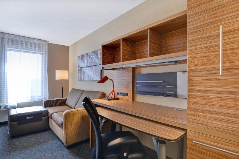 TownePlace Suites Alexandria image