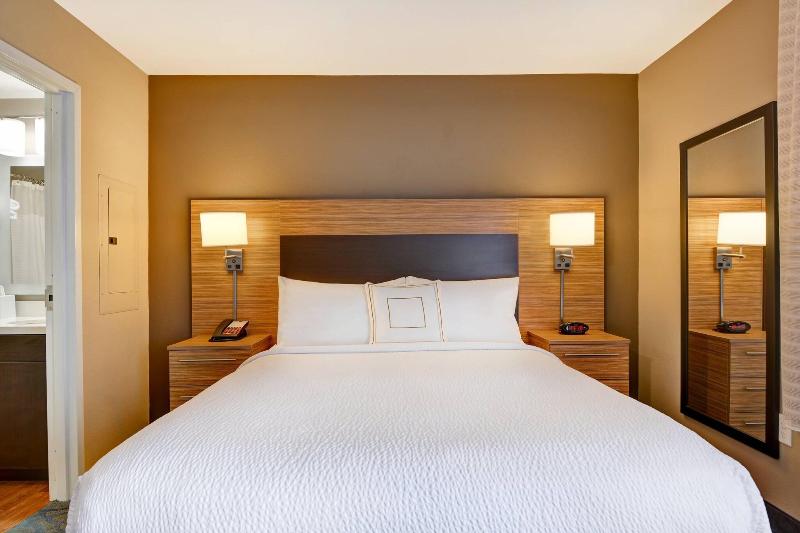 TownePlace Suites Alexandria image