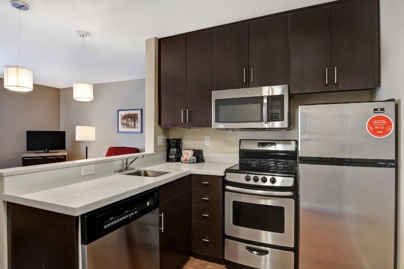 TownePlace Suites Alexandria image