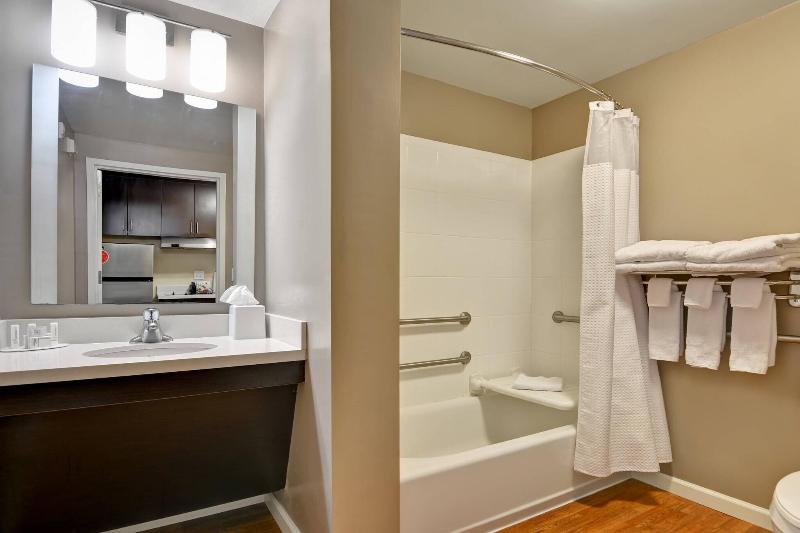 TownePlace Suites Alexandria image