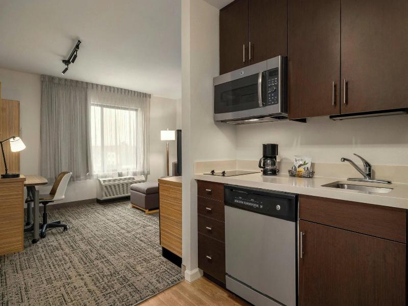 TownePlace Suites Alexandria image