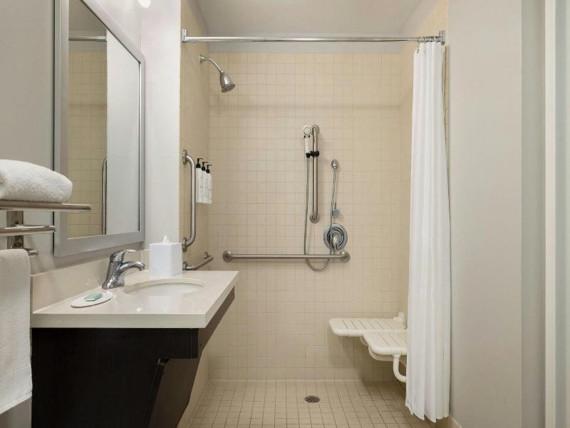 TownePlace Suites Alexandria image