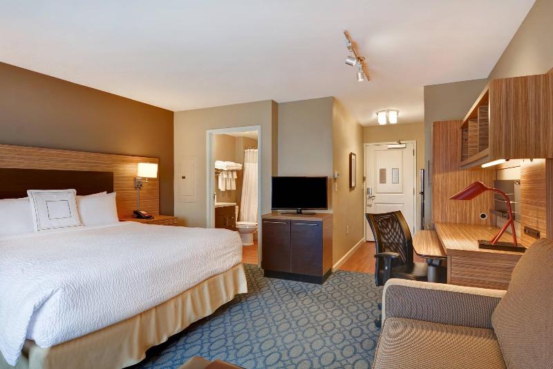 TownePlace Suites Alexandria image