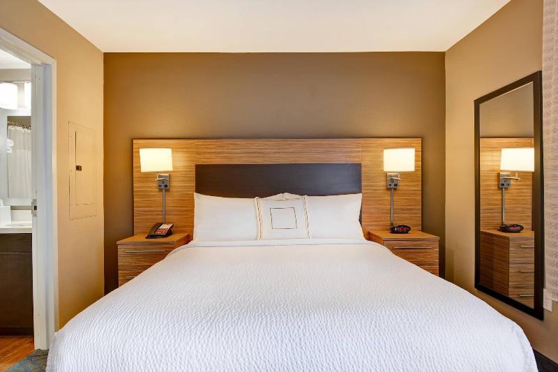 TownePlace Suites Alexandria image