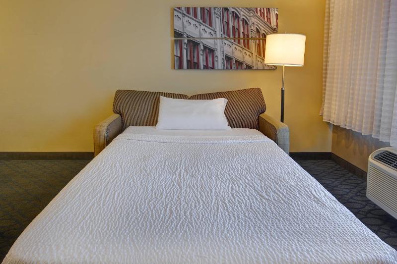 TownePlace Suites Alexandria image