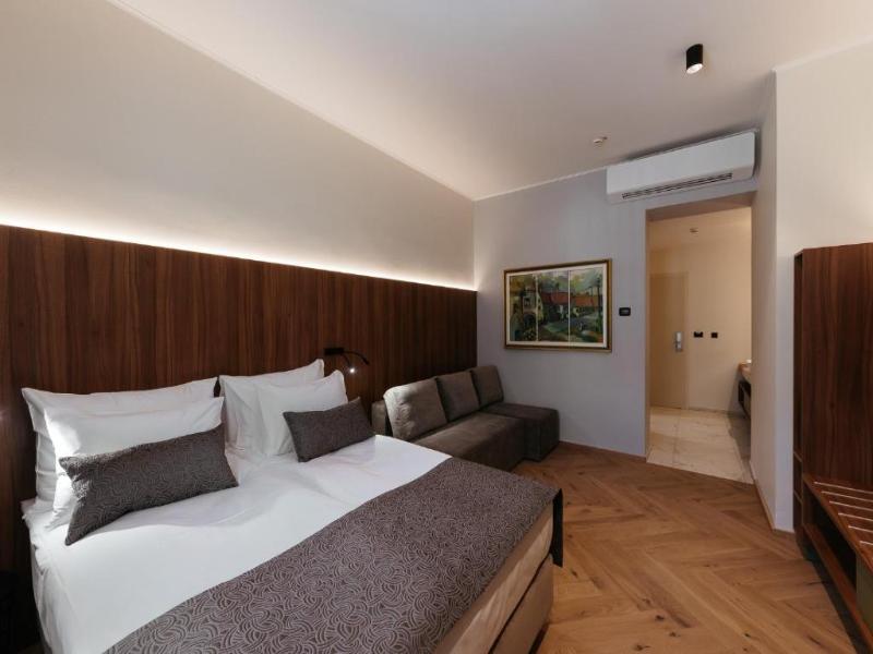 Hotel Svicarija image