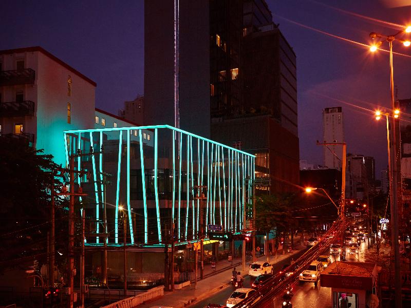 Red Planet Bangkok Surawong