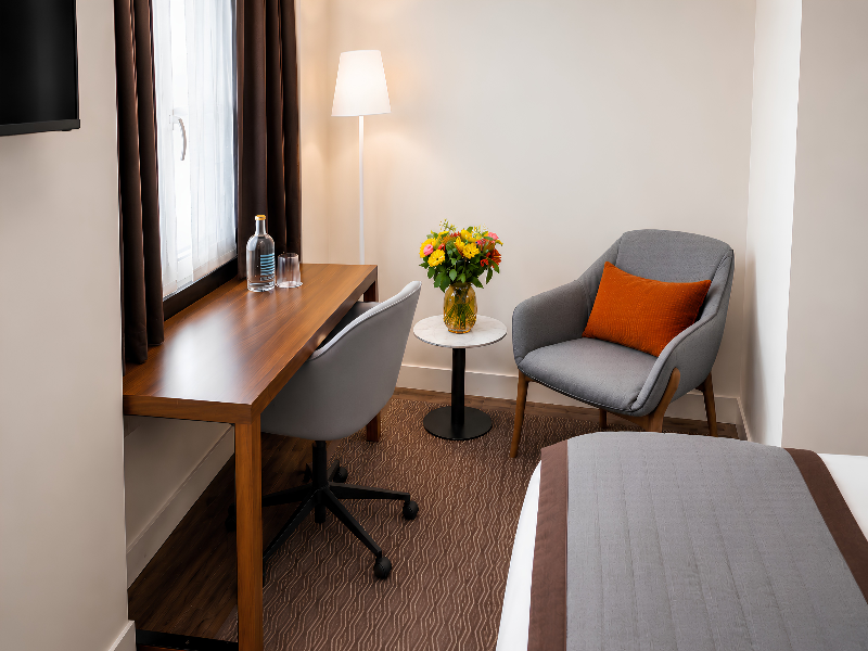 Hotel Mayflower Opera image
