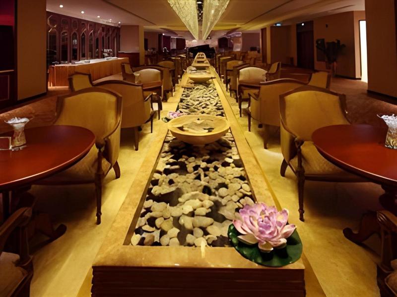 Yihe Grand Hotel image