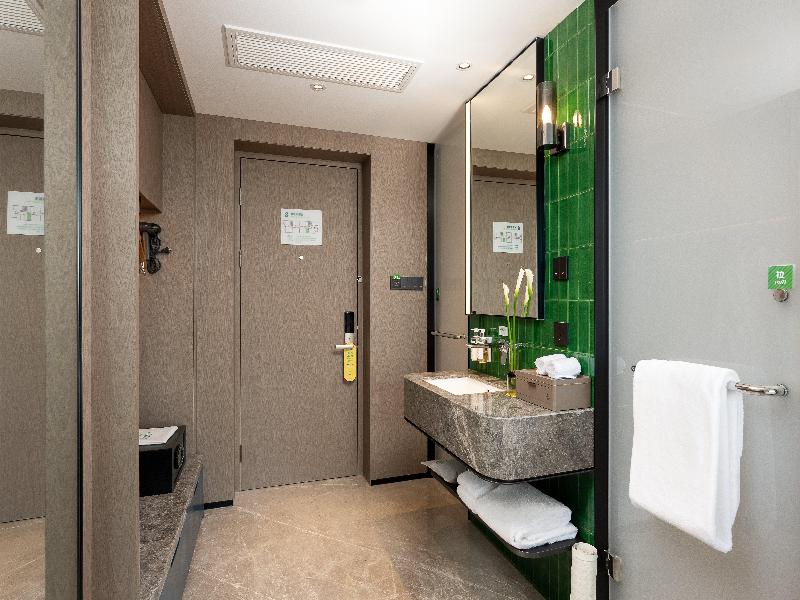 Holiday Inn Zhengzhou image