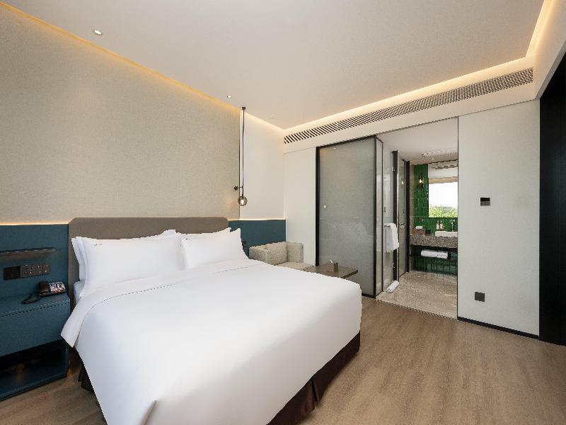 Holiday Inn Zhengzhou image